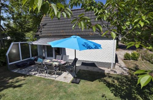 Sint Maartensvlotbrug Casa | Holiday Home in North Holland near Beach