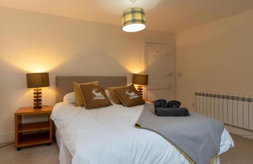 Alvie Casa | Holiday Home 1 Railway Cottage by Interhome