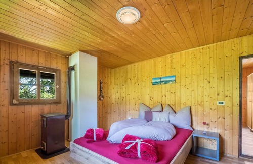 Verano Casa | Holiday Home 'Almhütte Jägerrast' with Mountain View & Garden