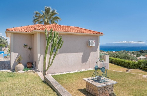 Leivathos Casa | Casa Vacacional 'Amalia' con Vista al Mar, Wi-Fi y Aire Acondicionado