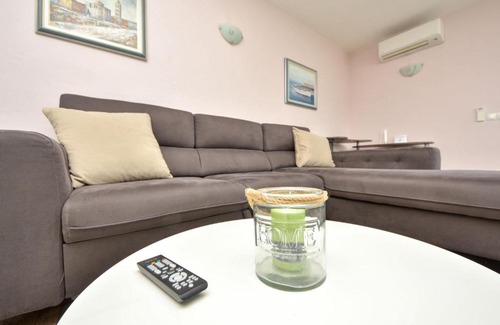 Privlaka Casa | Holiday Home Ana by Interhome