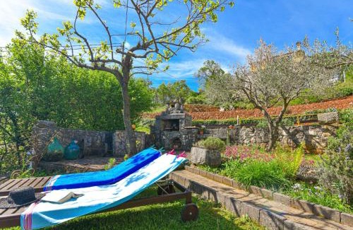 Sveta Jelena Casa | Holiday Home Andrea by Interhome