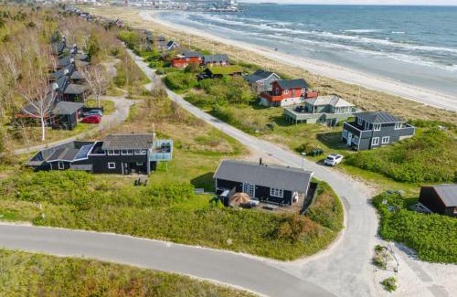 Grena Strand Casa | Holiday Home Baarde - 60m from the sea by Interhome