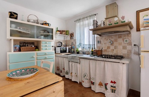 Sarzana Villa | Casa Vacaciones 'Entre 5 Terre y Versilia' con Jardín Compartido, Wi-Fi y Aire Acondicionado