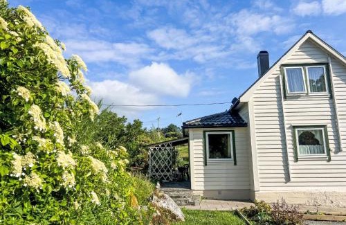 Vinnes Casa | Holiday Home Bjørkeneset by Interhome