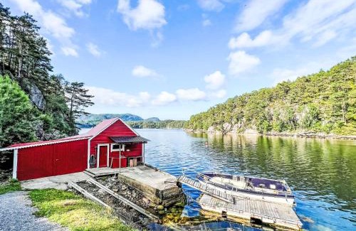 Vinnes Casa | Holiday Home Bjørkeneset by Interhome
