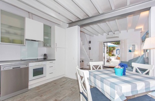 Puerto Maritimo Casa | Holiday Home 'Bluehouse Portixol' with Private Terrace, Wi-Fi and Air Conditioning