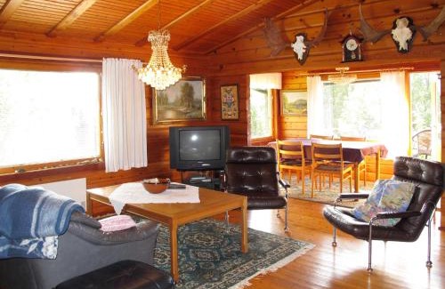 Grasmark Casa | Holiday Home Borrsjön by Interhome
