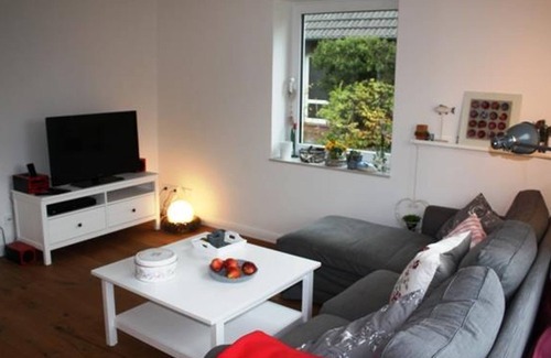 Sudbrookmerland Casa | Holiday home Bullerbü - Holiday home, shower and bath, 3 bedrooms