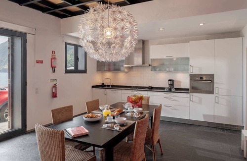 Porto Moniz Casa | Holiday Home by the Sea, Pipas do Avô - Seixal