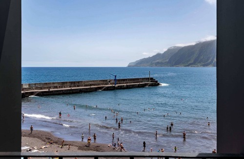 Porto Moniz Casa | Holiday Home by the Sea, Pipas do Avô - Seixal