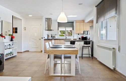 Alcanar Casa | Casa de vacaciones 'Ca La Núria' con piscina privada, Wi-Fi y aire acondicionado