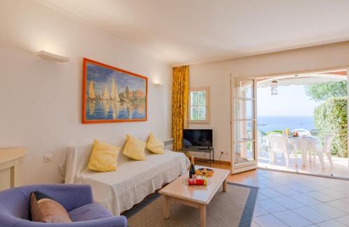 Cap Esterel Casa | Holiday Home Cap Estérel - Le Hameau - Mini Villa 35 by Interhome