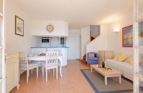 Cap Esterel Casa | Holiday Home Cap Estérel - Le Hameau - Mini Villa 35 by Interhome