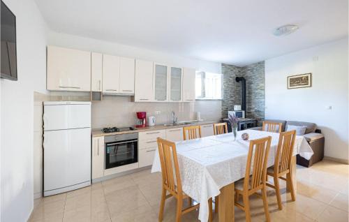 Caporice Casa | Holiday Home Caporice With A Fireplace 289