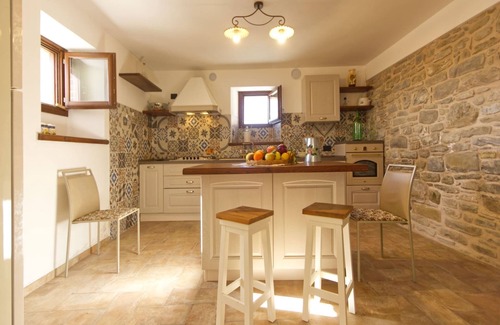 Carpegna Casa | Escapada con piscina y WiFi