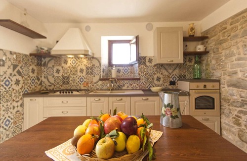 Carpegna Casa | Escapada con piscina y WiFi