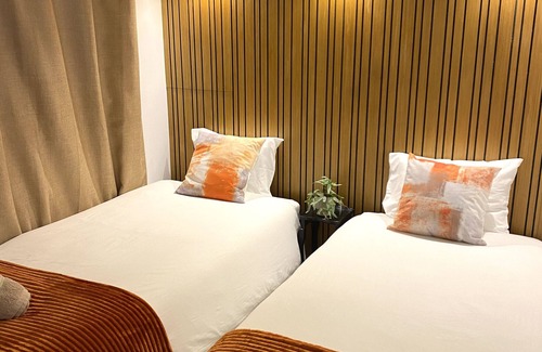 Cartaxo Casa | Holiday Home 'Cartaxo Riverside' with Private Terrace, Wi-Fi and Air Conditioning