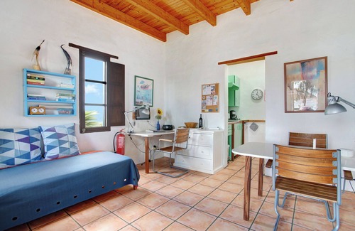 Guatiza Casa | Casa Consultorio con vistas a la montaña, piscina, Wi-Fi y terraza