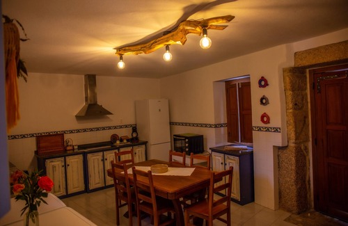 Sortelha Casa | Casa de vacaciones 'Casa Da Cerca' con vistas a la montaña, Wi-Fi y aire acondicionado