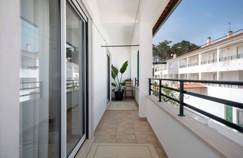 Nazare Casa | Casa de vacaciones 'Casa Da Cândida' con vistas a la montaña, terraza privada y Wi-Fi