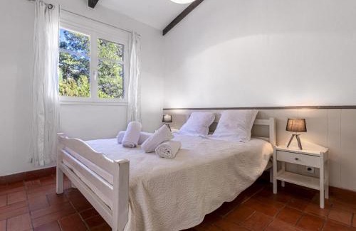 Santa Giulia Casa | Holiday Home Casa Lavezzi by Interhome