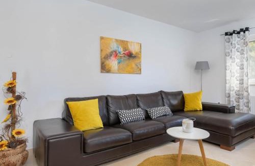 Prodol Casa | Holiday Home Casetta Filip by Interhome