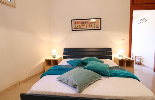 Castro Casa | Casa de vacaciones 'Charonìa A Castro 5 Posti' con jardín privado, balcón y aire acondicionado