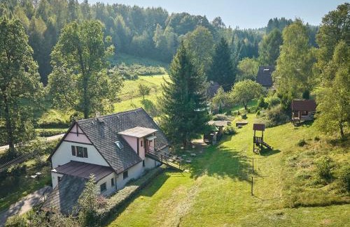 Starkov Casa | Holiday Home Chlívce u Hronova-5 by Interhome