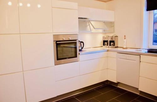 Harboore Casa | Holiday home close to the sea with indoor pool and room for 30 people