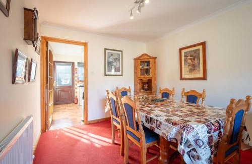 Drumnadrochit Casa | Holiday Home Coiltie House by Interhome