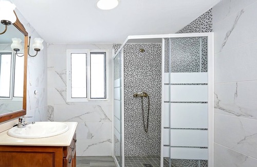 Motril Casa | Casa de vacaciones 'Cortijo Andalucia ' con piscina privada, terraza compartida y balcón