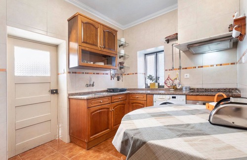 Alcobaca Casa | Holiday Home 'D´Aldeia' with Shared Terrace, Private Garden and Wi-Fi
