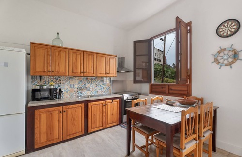 Hermigua Casa | Holiday Home 'El Hoyo' with Mountain View, Private Terrace and Wi-Fi