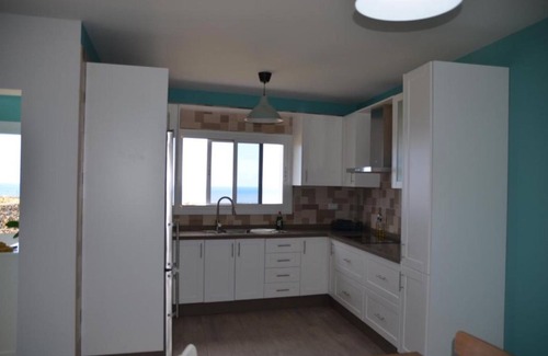 Frontera Casa | Casa de vacaciones 'Elvira' con vistas al mar, terraza privada y Wi-Fi