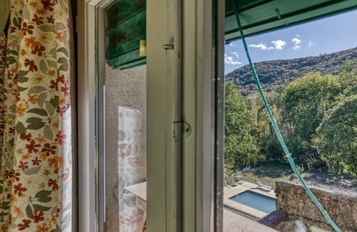 Beguda Casa | Casa de vacaciones 'La Rectoría De Castellar' con vistas a la montaña, piscina, jardín y Wi-Fi
