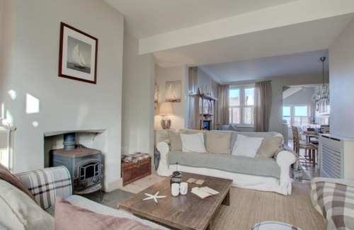 Fairlight Casa | Holiday Home Fairlight Coastguard by Interhome