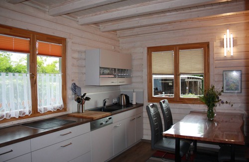 Gross Nemerow Casa | Casa de vacaciones 'Ferienhaus Zuehlke' con vistas al lago, terraza privada y Wi-Fi