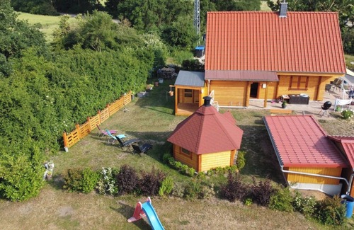 Gross Nemerow Casa | Casa de vacaciones 'Ferienhaus Zuehlke' con vistas al lago, terraza privada y Wi-Fi