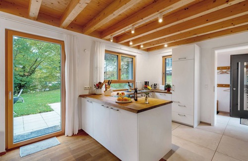 Huzenbach Casa | Holiday Home 'Ferienhaus Lug Ins Tal' with Mountain View, Private Terrace and Wi-Fi