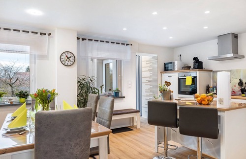 Blankenhain Casa | Casa de vacaciones 'Ferienhaus Kirsch' con terraza privada, jardín privado y Wi-Fi