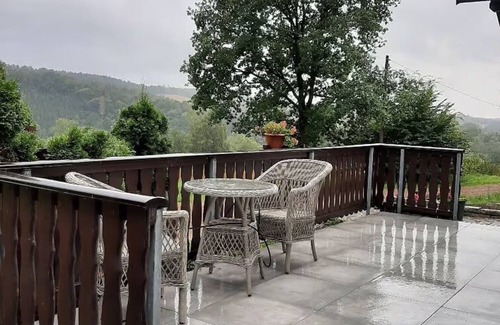 Gerstungen Casa | Holiday Home 'Ferienhaus Wünschmann' with Private Terrace, Private Garden and Wi-Fi
