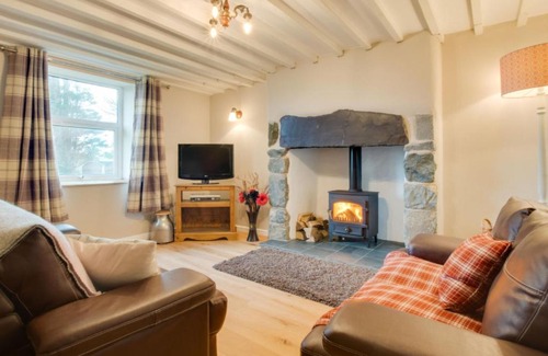 Bontnewydd Casa | Holiday Home Ffermdy'r Bont