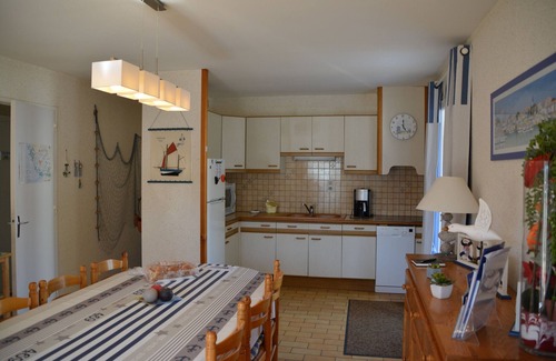 La Tranche-sur-Mer Casa | Holiday Home 'Les Floralies' with Private Terrace, Private Garden and Wi-Fi
