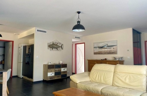 Les Conches Casa | 🏖 Holiday home in Longeville-sur-Mer - Between beach, forest and surf!