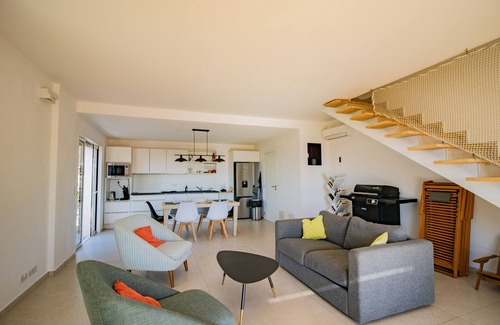 Monacia-d'Aullene Casa | Casa de vacaciones 'Guetali Du Village' con terraza privada, Wi-Fi y aire acondicionado