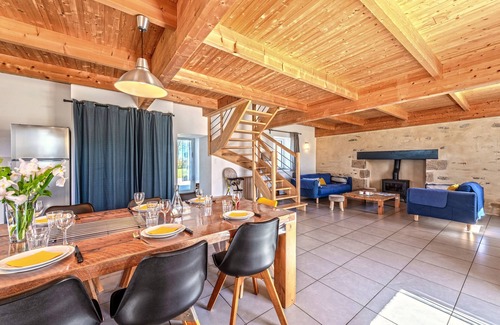 Plouguerneau Casa | Casa de vacaciones 'Gîte Avec Piscine Privée Chauffée' con terraza privada, jardín privado y Wi-Fi