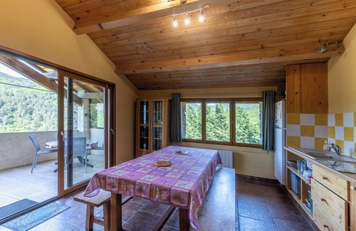 Malbosc Casa | Casa de vacaciones 'Gite Des Ressources' con vistas a la montaña, piscina compartida y Wi-Fi
