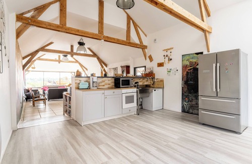 Bovel Casa | Holiday Home 'Gîte Le Jardin D'Eden' with Shared Pool, Private Terrace and Wi-Fi