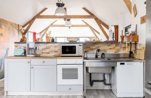 Bovel Casa | Holiday Home 'Gîte Le Jardin D'Eden' with Shared Pool, Private Terrace and Wi-Fi